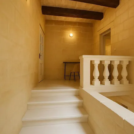 Traditional Maltese Family Townhouse - Cospicua Exterior photo