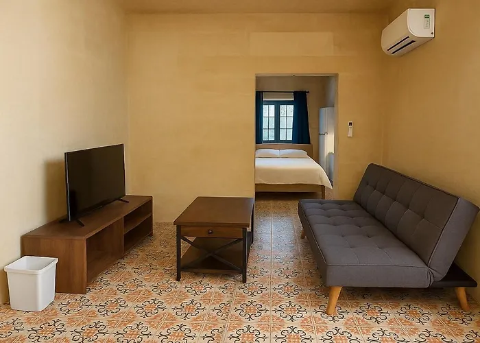 Traditional Maltese Family Townhouse - Cospicua